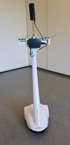 360° camera on top of Padbot